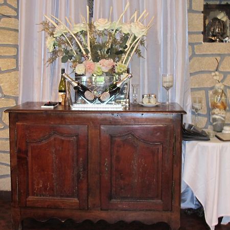 Logis Deshors-Foujanet Hotel Chamboulive Luaran gambar