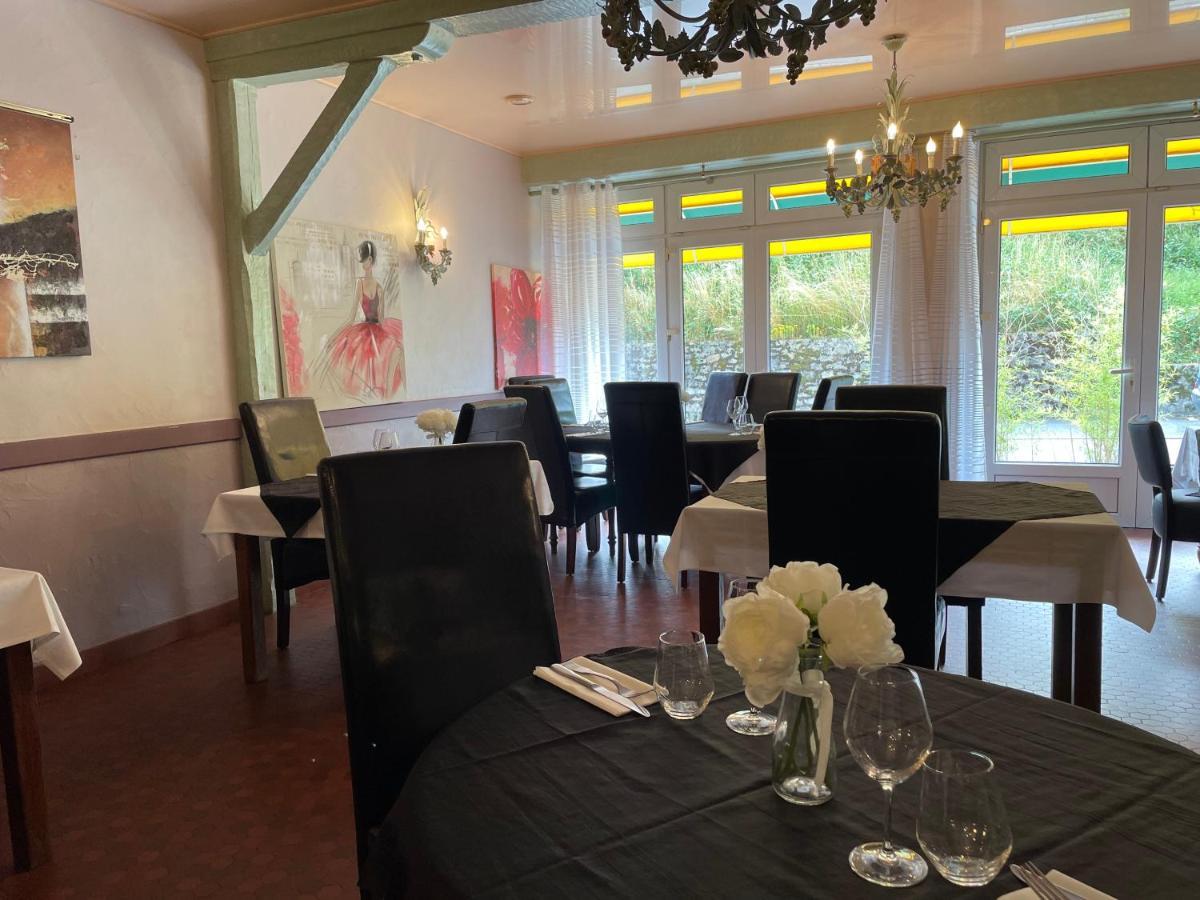 Logis Deshors-Foujanet Hotel Chamboulive Luaran gambar