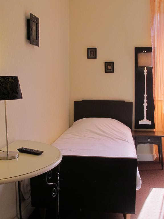 Logis Deshors-Foujanet Hotel Chamboulive Luaran gambar