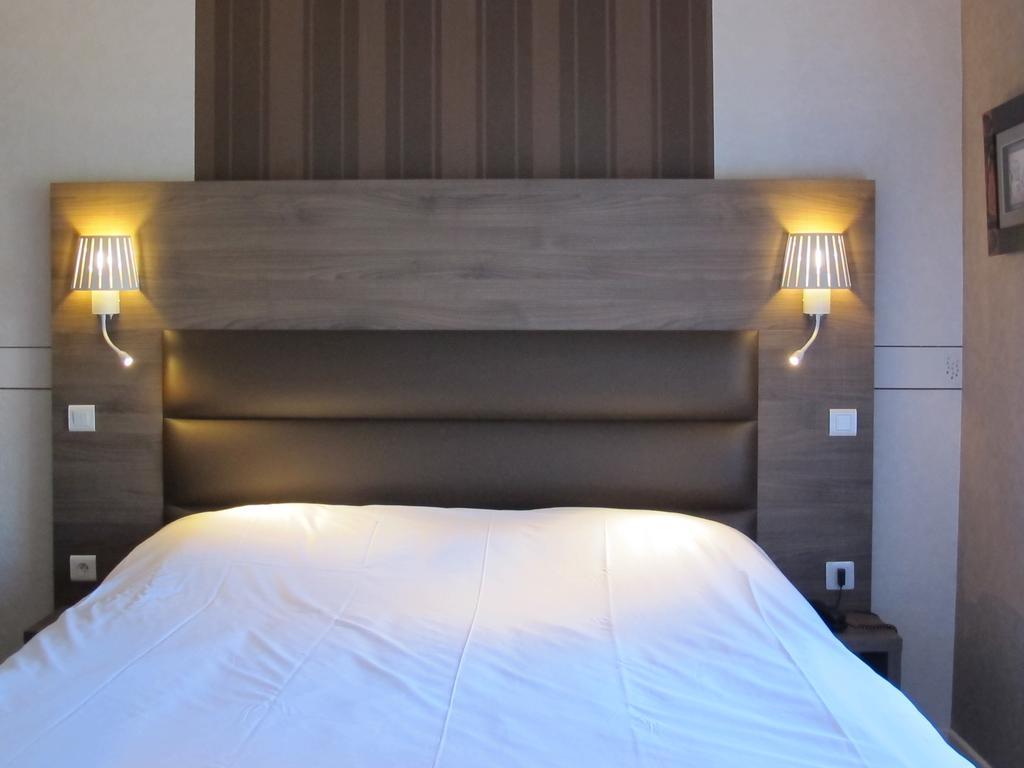 Logis Deshors-Foujanet Hotel Chamboulive Luaran gambar