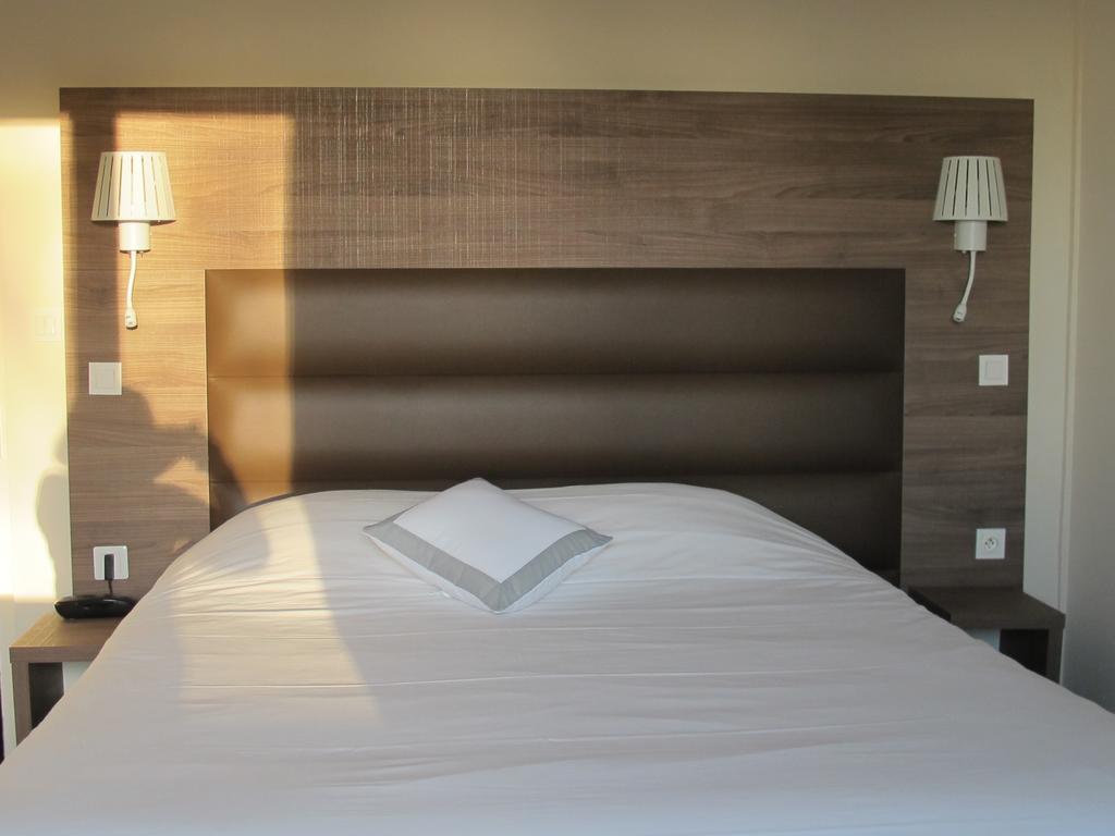 Logis Deshors-Foujanet Hotel Chamboulive Luaran gambar