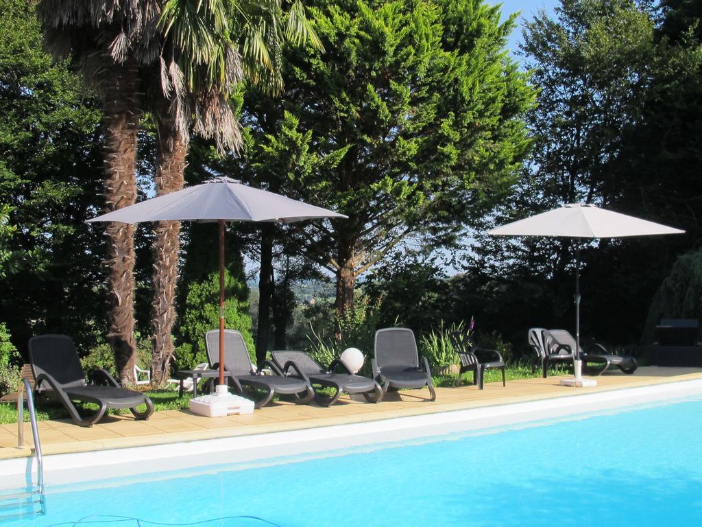Logis Deshors-Foujanet Hotel Chamboulive Luaran gambar