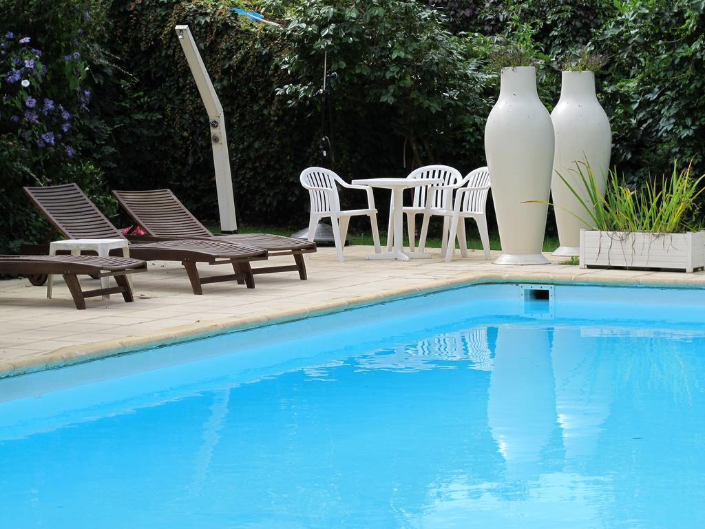 Logis Deshors-Foujanet Hotel Chamboulive Luaran gambar