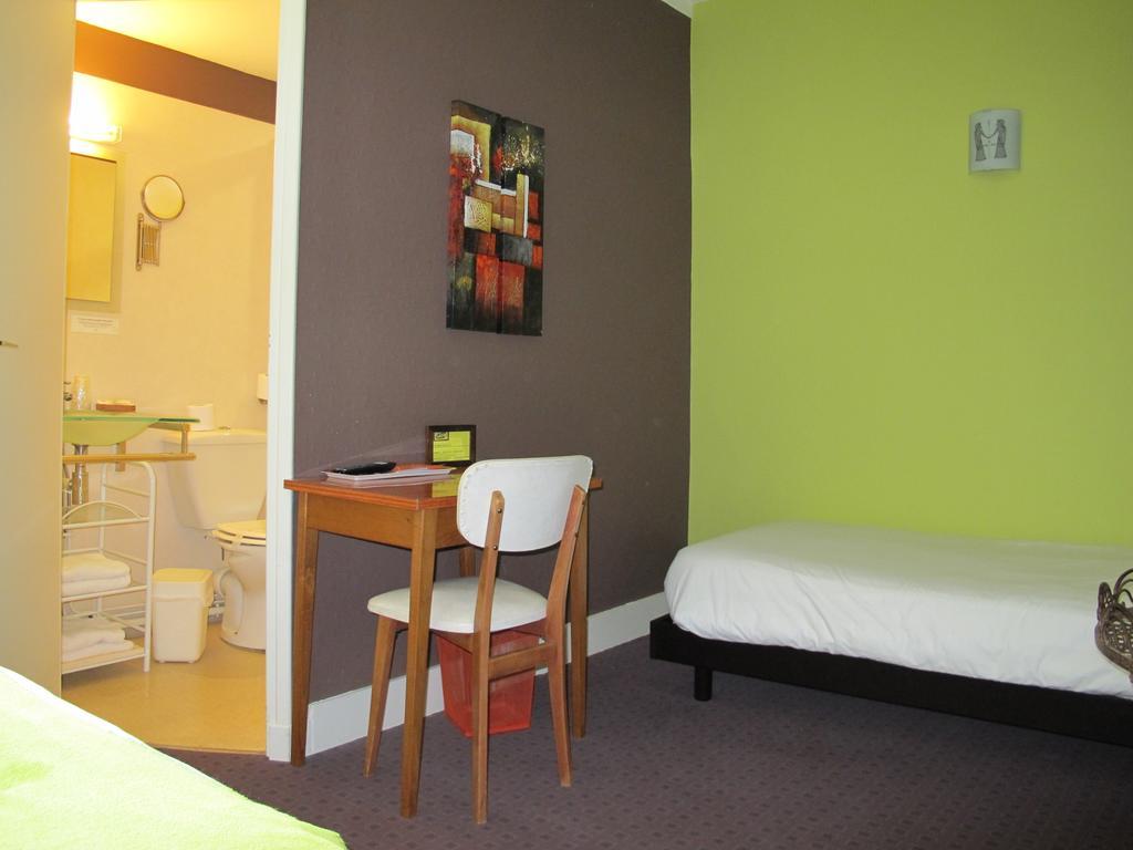 Logis Deshors-Foujanet Hotel Chamboulive Bilik gambar